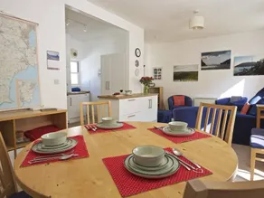 Family-friendly charming cottage - Image 4