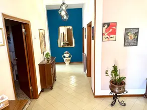 Appartamento luminoso con ampia terrazza perfetto per famiglie o gruppi - Image 2
