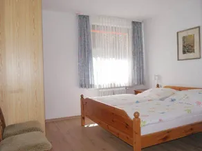 Holiday apartment with terrace & garden - Image 5