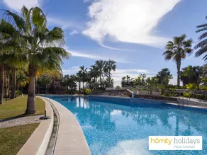 Flat with terrace & pool - Image 4