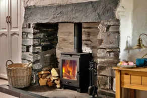 Spacious cottage with garden, BBQ & hot tub | Water view - Image 3
