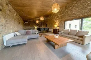 House with BBQ, garden & private pool - Image 3