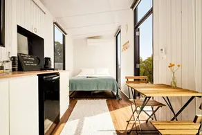 Lovely Tiny House with Outdoor Bath and Great Landscape Views in Victoria - Image 2