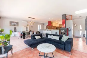Pleasant villa with terrace, pool & BBQ - Image 3