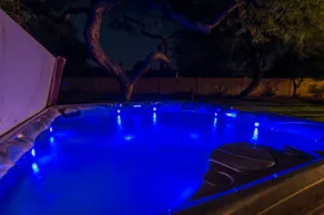 Maison de vacances avec barbecue, jardin et piscine privée - Image 2