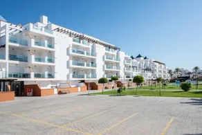 Apartment with pool - Image 2