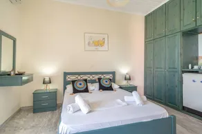 Odysseia Room 1 - 2 Min Walk to Beach, 2 Adults, Terrace, Wi-Fi & AC - Image 5