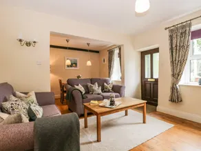 Cottage with garden - Image 5