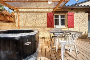 Cottage with barbecue, terrace & garden - Image 3