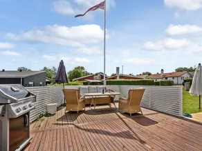 Holiday home with barbeque, garden & terrace | Sea view - Image 3