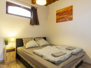 Apartment with terrace & garden - Image 5