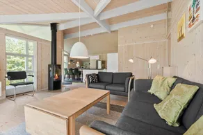Fully equipped nice holiday home with barbecue, jacuzzi & terrace - Image 5