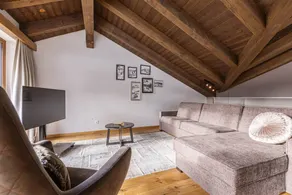 Ample holiday apartment with terrace, pool & sauna | Ski nearby - Image 5