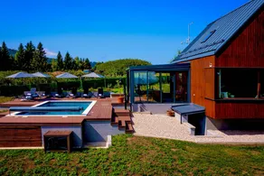 House with heated pool & BBQ - Image 4