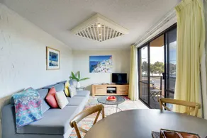 Family-friendly nice apartment | Lake view | Beach nearby | Suitable for remote work - Image 4