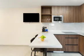 Apartment with terrace - Image 5