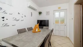 Pleasant apartment with terrace & barbecue - Image 4