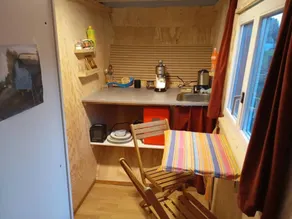 House with garden - Image 4