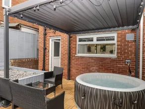 Voll ausgestattetes Landhaus mit Garten und Whirlpool | Haustiere erlaubt - Image 3