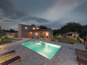 Casa vacacional con barbacoa y terraza | Vistas a la naturaleza - Image 5