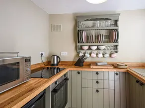 Cottage with garden - Image 5