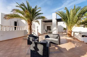 Beautiful 'Villa Duque Poris' with Sea View, Pool, Garden & Wi-Fi - Image 3