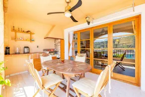 Holiday apartment with BBQ & pool | Beach view | Suitable for remote work - Image 3
