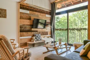 Holiday home with terrace, hot tub & barbeque | Mountain view | Perfect for remote work - Image 3