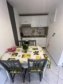 Apartment with barbeque | Garden view - Image 5
