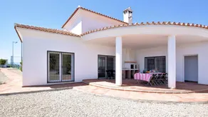 Villa Stay With Sea Views - Image 2