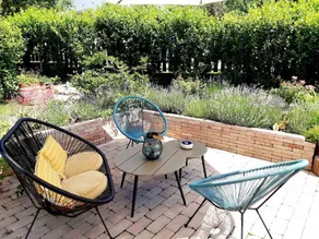 Holiday apartment with garden - Image 2