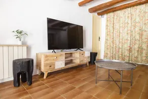 Casa Montserrat Ruralvilla: Authentic Catalan Farmhouse with Modern Comforts - Image 2