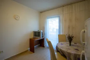 Flat with terrace & barbecue | Pets allowed - Image 3