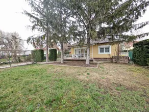 Holiday home with terrace, garden & barbecue - Image 4