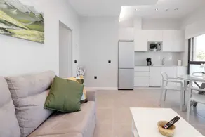 Apartment mit Pool - Image 3