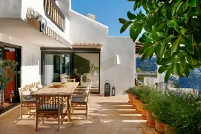 Villa 'Mallorquin Oasis' with Sea View, Wi-Fi and Air Conditioning - Image 5