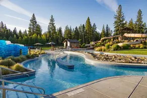 House with barbeque, pool & jacuzzi - Image 4