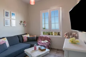 Child-friendly holiday home with terrace, garden & BBQ | Sea view - Image 4
