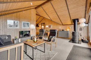 Holiday home with terrace & barbeque - Image 2