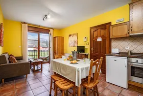 House with barbeque & terrace | Garden view - Image 3