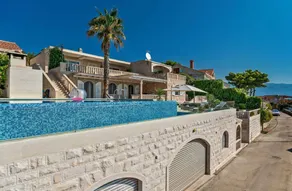 Villa Maritime mit Infinity Pool - Image 2