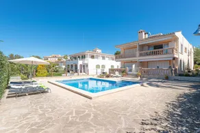 Children-friendly lovely flat with pool, terrace & garden | Close to the beach - Image 3