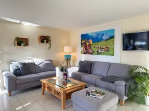 Children-friendly pleasant holiday apartment with terrace & garden | Garden view - Image 2