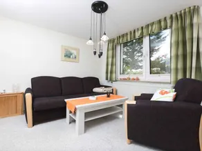 Child-friendly holiday apartment with garden, barbeque & terrace - Image 2