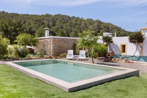Typical Countryside House with Pool Near the Beach - Image 3