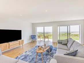 Cottage with garden | Water view - Image 3