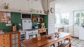 Wonderful holiday home with barbeque & garden - Image 3