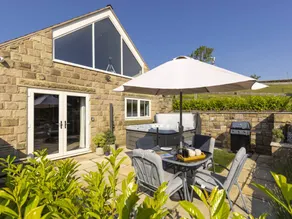 Children-friendly cottage with garden, terrace & jacuzzi - Image 2