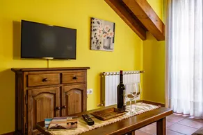 Fully equipped holiday home with barbeque - Image 3