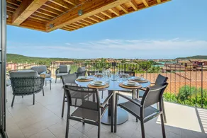 Agréable villa entièrement équipée avec internet haut débit, piscine et jardin | Vue jardin | À côté de la plage | Adaptée au travail à distance | Avec animaux admis - Image 2
